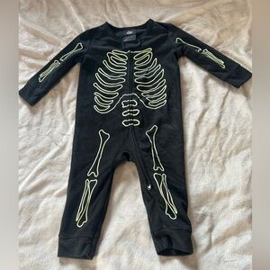Glow-In-The-Dark Skeleton Halloween footies sleepwear costume 6-9 months